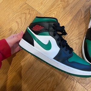 Air Jordan 1 Mid Pine Green